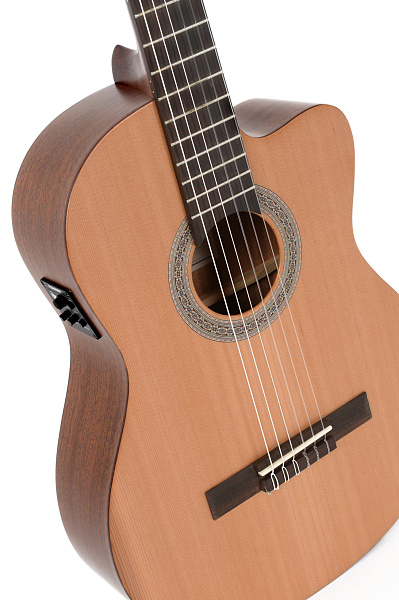 Sigma CMC-STE - Классическая гитара со звукоснимателем и вырезом